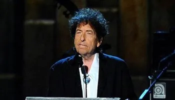 Nhạc sĩ gạo cội Bob Dylan được vinh danh giải Nobel Văn học năm 2016