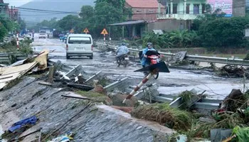Lũ trên các sông từ Nghệ An đến Quảng Bình xuống chậm