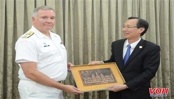 Lãnh đạo TPHCM tiếp Đề đốc Hải quân Canada