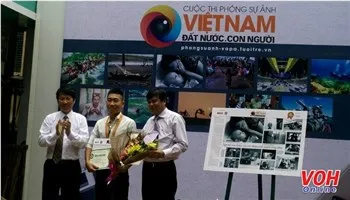 Phóng sự ảnh Người mẹ bán xôi và đứa con nuôi ung thư đoạt HCV