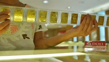 Giá vàng thế giới tăng vọt