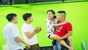 Việt Hương dốc sức tập luyện ngày đêm cho Hương Show