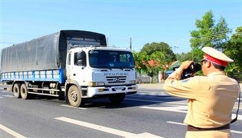 Đường không biển báo tốc độ, được phép chạy bao nhiêu?