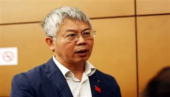 Nên đầu tư vào trực tiếp sản xuất kinh doanh hơn là mua vàng