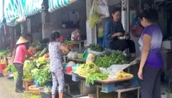 Giá cả thị trường 11/11: Rau muống 30.000 đồng/kg