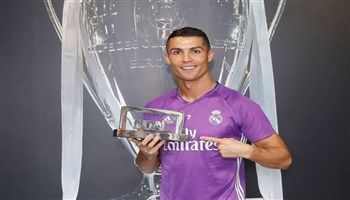 Ronaldo lần thứ tư “ẵm” giải Cầu thủ xuất sắc nhất thế giới