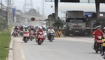 Chấn chỉnh tình trạng bụi mù mịt ở cửa ngõ phía Đông