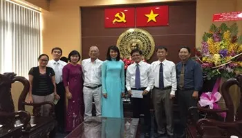 Lãnh đạo TPHCM thăm các trường nhân ngày 20-11