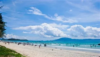 Các khu du lịch ở miền Trung: Giảm giá dịch vụ để hút khách sau sự cố môi trường biển