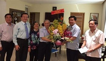 Lãnh đạo TPHCM thăm nguyên Giám đốc Sở GDundefinedĐT TP Phạm Chánh Trực