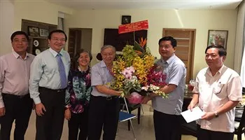 Lãnh đạo TPHCM thăm nguyên Giám đốc Sở GDundefinedĐT TP Phạm Chánh Trực