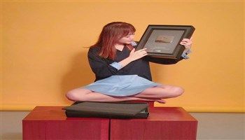 Hari Won bất ngờ nhận được nút Play bạc từ Youtube
