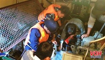 Cứu được 11 ngư dân và tàu cá BĐ 99047 TS về bờ an toàn