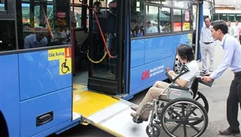Hướng dẫn tài xế, tiếp viên xe buýt hỗ trợ người khuyết tật