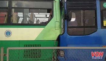 TPHCM: Ba xe buýt tông nhau, cửa ngõ phía Đông kẹt cứng