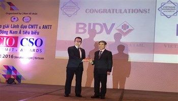 Trao giải thưởng ngân hàng tiêu biểu tại Việt Nam 2016