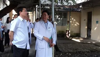 Bí thư Thành Ủy Đinh La Thăng: Tính lại cách tổ chức hệ thống y tế Quận Thủ Đức