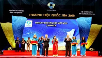 Vinamilk - thương hiệu sữa duy nhất của Việt Nam 8 năm liền được vinh danh thương hiệu Quốc gia