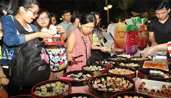 Liên hoan ẩm thực món ngon các nước 2016 tổ chức ở công viên Lê Văn Tám