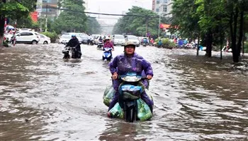 Cảnh báo mưa lớn ở Trung Bộ và mưa giông trên biển