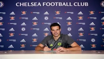 Trình diễn ấn tượng, Azpilicueta được Chelsea giữ lại đến năm 2020