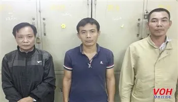 Bắt 3 nghi can làm giả vé tàu