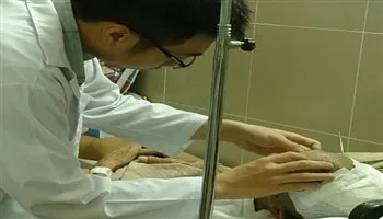 Lần đầu tiên mổ thành công chấn thương sọ não bằng phương pháp gây tê