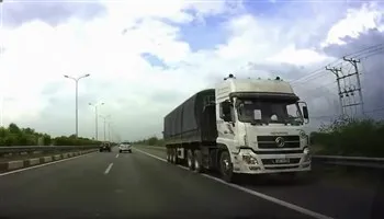 Phạt 7,5 triệu đồng với tài xế chạy xe ngược chiều trên cao tốc Long Thành