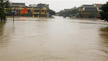 [Hình ảnh] Miền Trung ngập chìm trong lũ lịch sử