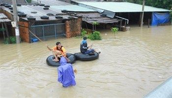 Nhiều tỉnh miền Trung vẫn ngập lụt diện rộng