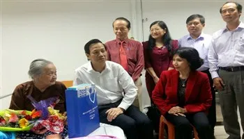 Hơn 431 tỷ đồng tặng quà Tết cho người có công