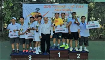 Giải tennis Phố Tây mở rộng quyên góp giúp người nghèo đón Tết