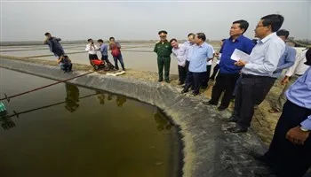 Bí thư Thành ủy TPHCM Đinh La Thăng làm việc với một số xã thuộc huyện Cần Giờ