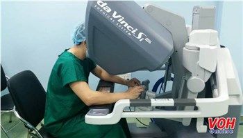 Phẫu thuật bằng Robot: Đưa y tế kỹ thuật cao phục vụ người bệnh