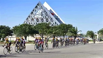 Huỳnh Thanh Tùng đội Quân khu 7 đoạt áo vàng và áo xanh sau chặng đầu