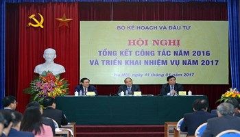 Thủ tướng Nguyễn Xuân Phúc: Bộ KHundefinedĐT phải đổi cách làm, đổi mới tư duy