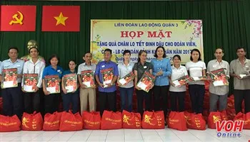 Tặng 3.000 phần quà cho công nhân khó khăn tại các KCX-KCN