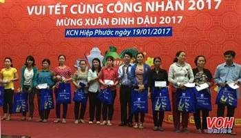 KCN Hiệp Phước trao quà Tết cho công nhân 2017