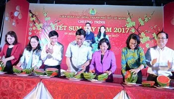 Tết sum vầy cho 600 gia đình công nhân