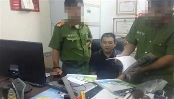 Hứa xin việc để lừa đảo