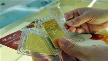 Giá vàng 29 Tết: Trong nước diễn biến lạ