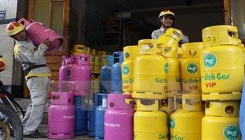 Giá gas tháng 2/2017 tăng mạnh 28.000 đồng lên mức 340.000 đ/bình 12kg
