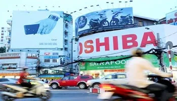 Xử lý bảng quảng cáo sai quy định trên địa bàn TPHCM