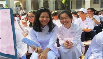 Nữ sinh TPHCM: Mặc áo dài tối thiểu 2 buổi/tuần
