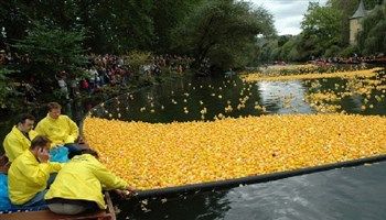 Lễ hội đua vịt cao su ở Đức