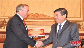 TPHCM mong muốn Vương quốc Anh hỗ trợ xây dựng đô thị thông minh