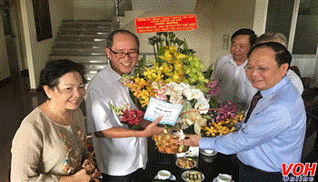 Lãnh đạo TPHCM thăm nguyên lãnh đạo ngành y tế