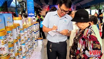 Vinamilk khởi động hành trình chăm sóc sức khỏe cho người cao tuổi năm 2017