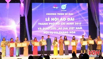 Đêm thăng hoa của áo dài Việt