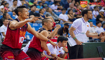 Đánh bại chủ nhà Singapore Slingers, Saigon Heat đoạt vé vào bán kết